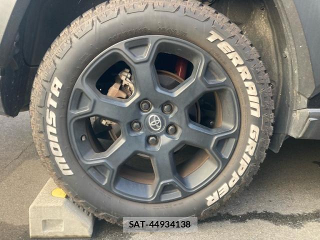 Toyota RAV4 2021-05 8813519-13