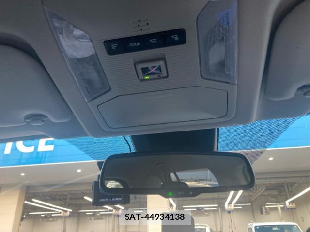 Toyota RAV4 2021-05 8813519-16