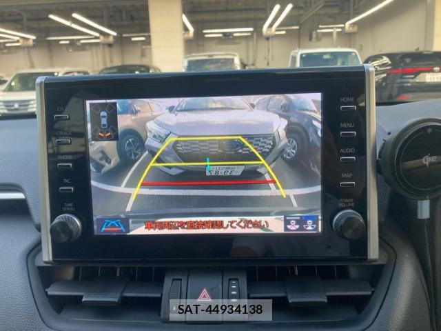 Toyota RAV4 2021-05 8813519-17