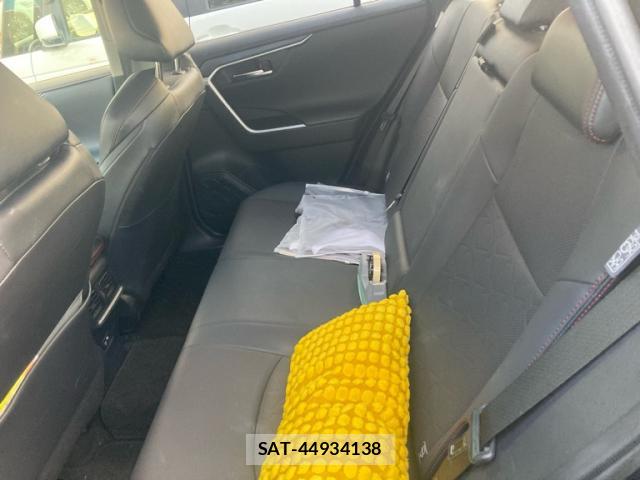 Toyota RAV4 2021-05 8813519-6