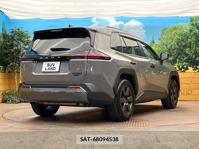 Toyota RAV4 2026-04 8813697-16