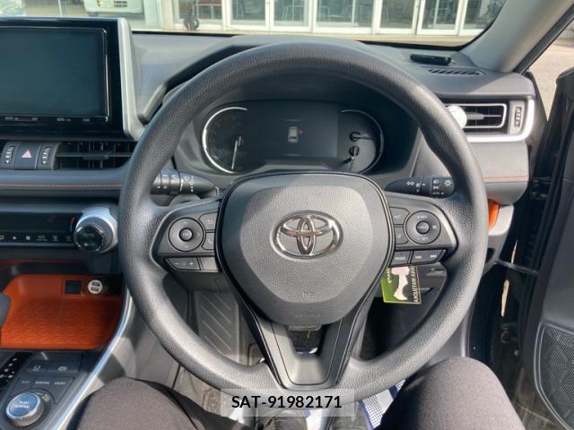 Toyota RAV4 2019-06 8813748-10