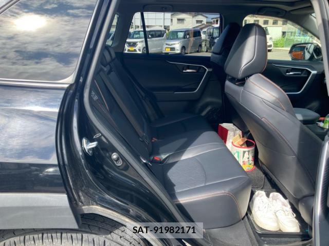 Toyota RAV4 2019-06 8813748-9