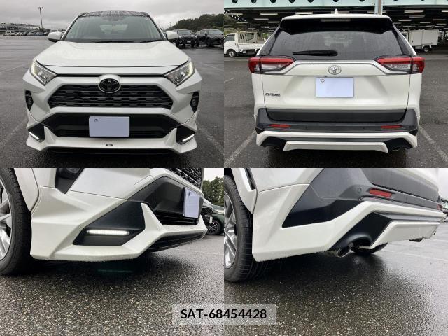Toyota RAV4 2022-07 8813963-9
