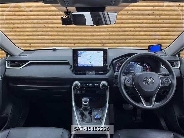 Toyota RAV4 2021-01 8814128-1