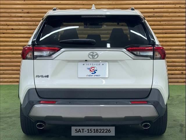 Toyota RAV4 2021-01 8814128-15