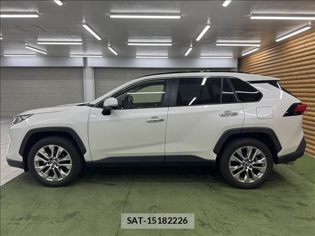 Toyota RAV4 2021-01 8814128-16