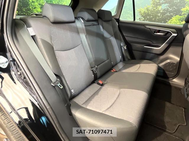 Toyota RAV4 2023-02 8814162-8