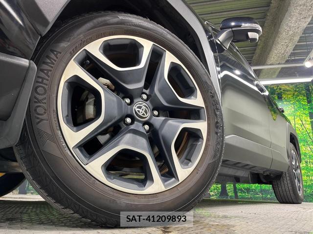 Toyota RAV4 2019-12 8814189-12