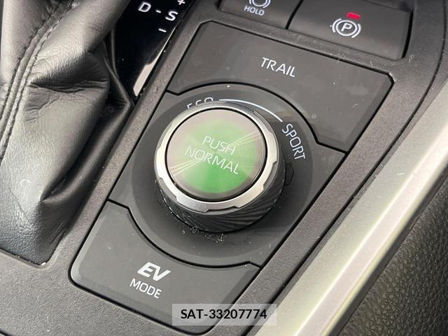 Toyota RAV4 2024-04 8814251-2