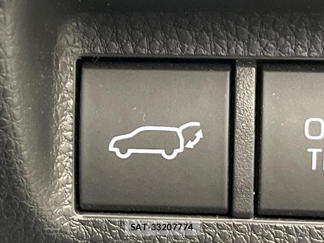 Toyota RAV4 2024-04 8814251-6