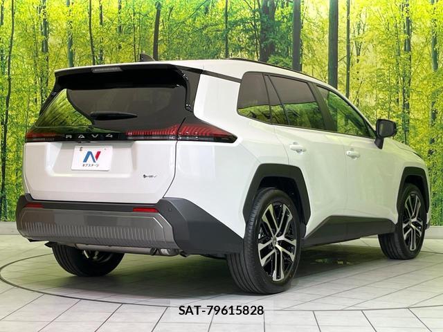Toyota RAV4 2026-08 8814474-16