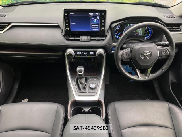 Toyota RAV4 2021-10 8814763-1