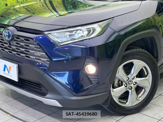 Toyota RAV4 2021-10 8814763-11