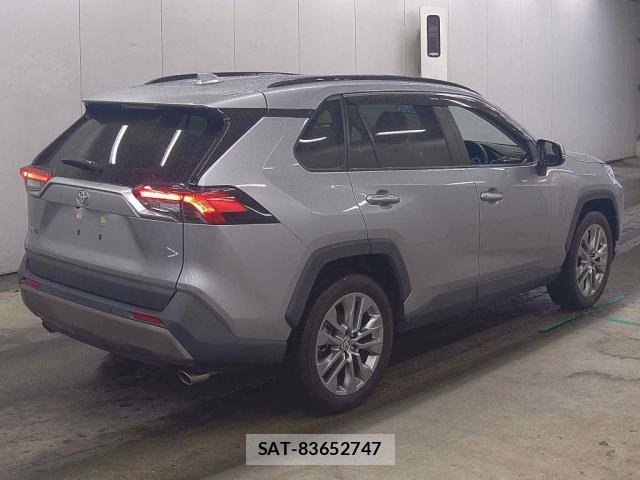 Toyota RAV4 2023-03 8814956-1