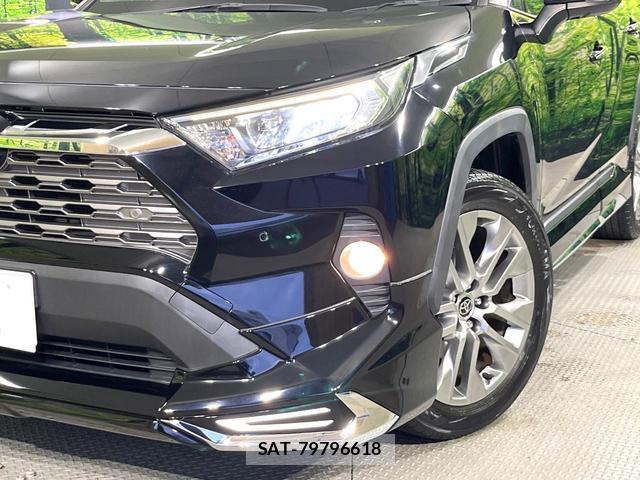 Toyota RAV4 2021-11 8815022-13