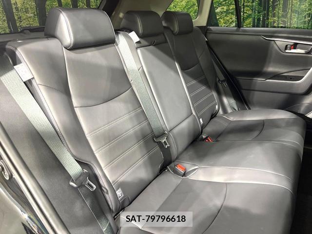 Toyota RAV4 2021-11 8815022-9