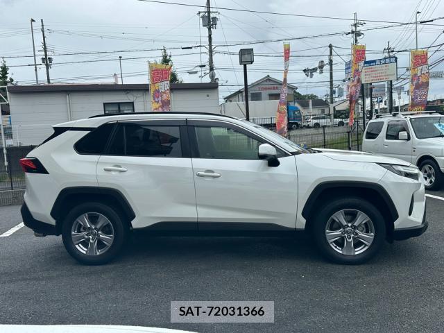 Toyota RAV4 2022-01 8815285-7