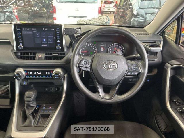Toyota RAV4 2021-09 8815376-2