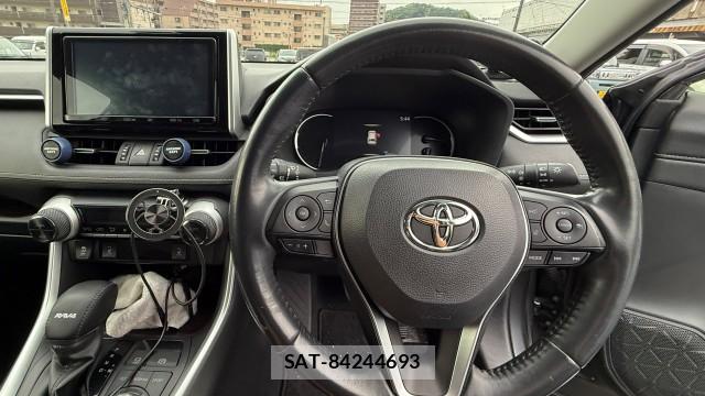 Toyota RAV4 2019-05 8815564-11