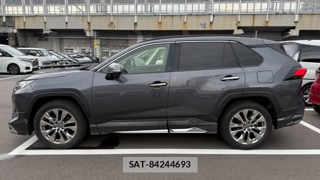 Toyota RAV4 2019-05 8815564-9
