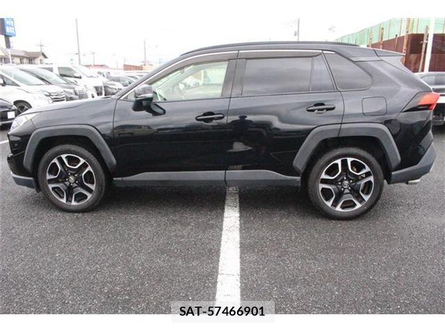 Toyota RAV4 2019-05 8815674-10