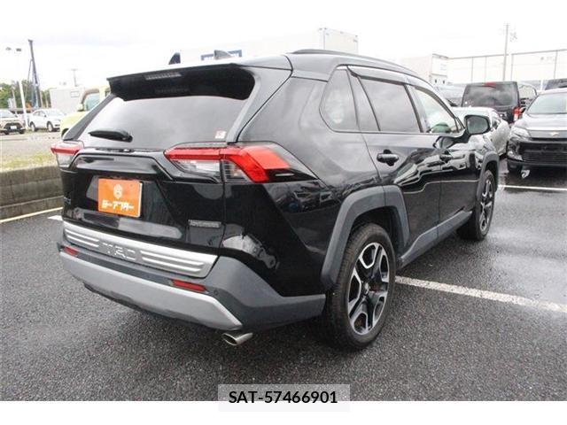 Toyota RAV4 2019-05 8815674-13
