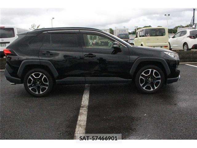 Toyota RAV4 2019-05 8815674-14