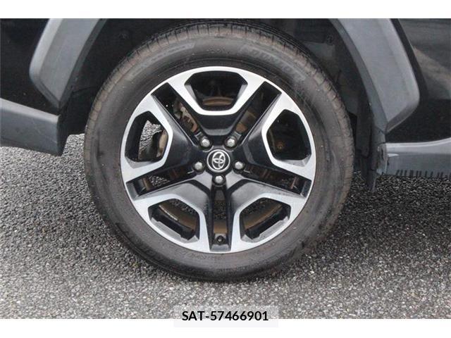 Toyota RAV4 2019-05 8815674-16