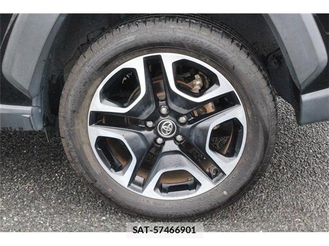 Toyota RAV4 2019-05 8815674-17