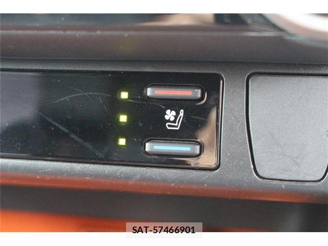 Toyota RAV4 2019-05 8815674-3
