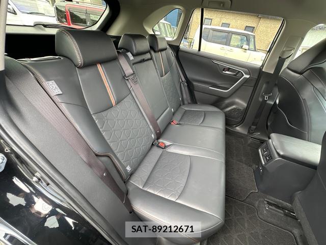 Toyota RAV4 2020-03 8815692-16