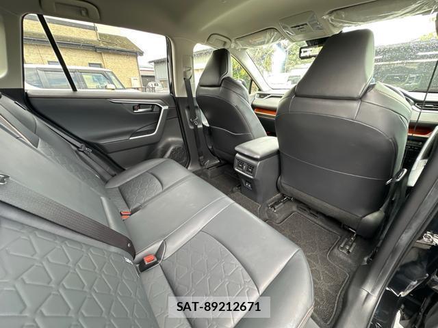 Toyota RAV4 2020-03 8815692-17
