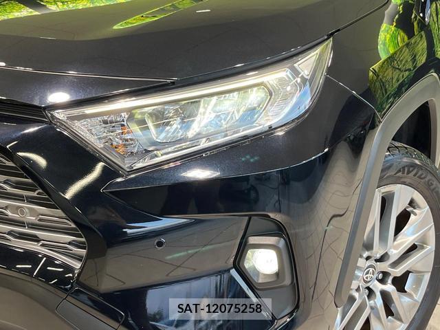 Toyota RAV4 2023-01 8815790-11