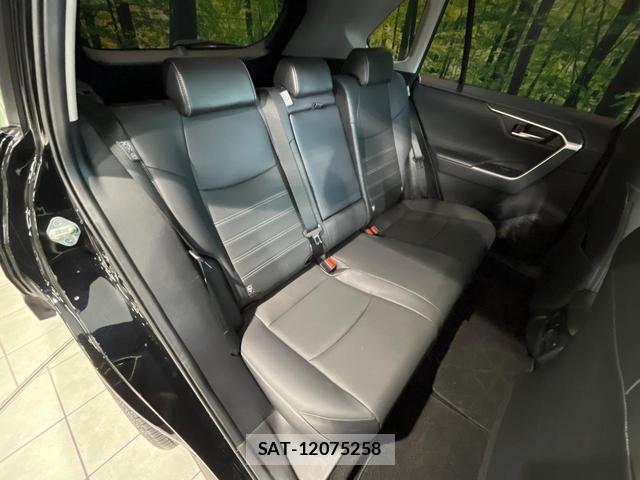 Toyota RAV4 2023-01 8815790-8