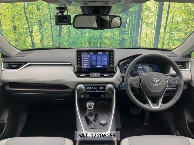 Toyota RAV4 2021-04 8815921-1
