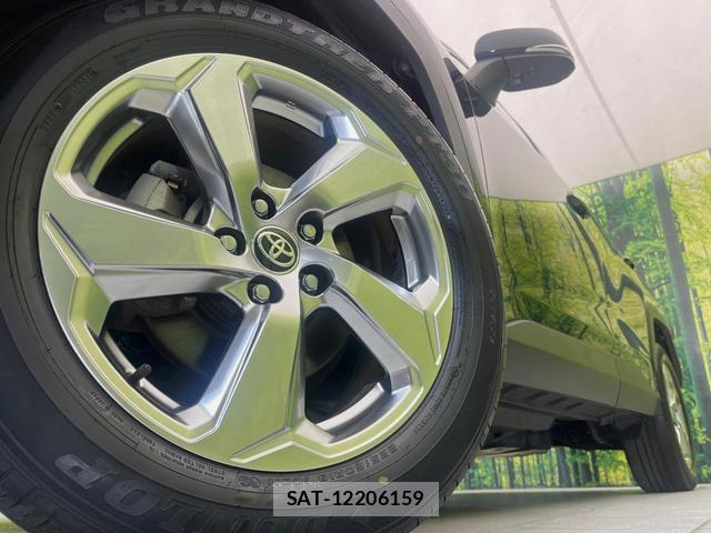 Toyota RAV4 2021-04 8815921-12