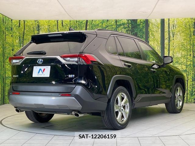 Toyota RAV4 2021-04 8815921-16