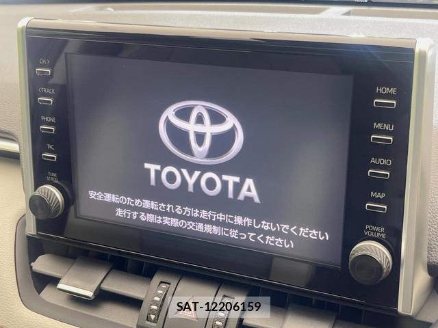 Toyota RAV4 2021-04 8815921-2