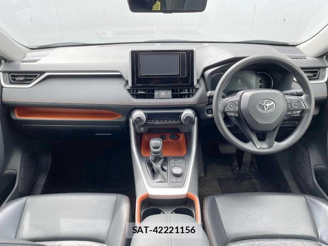 Toyota RAV4 2019-05 8817185-1