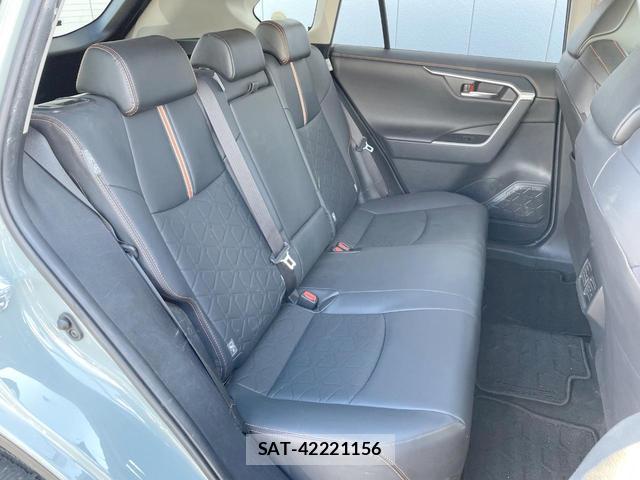 Toyota RAV4 2019-05 8817185-10