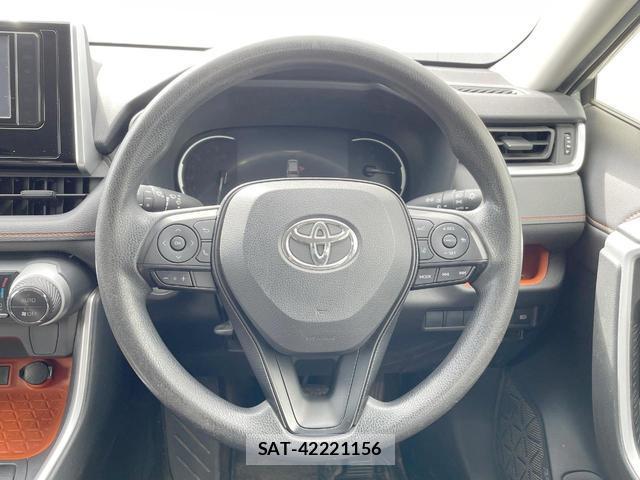 Toyota RAV4 2019-05 8817185-12