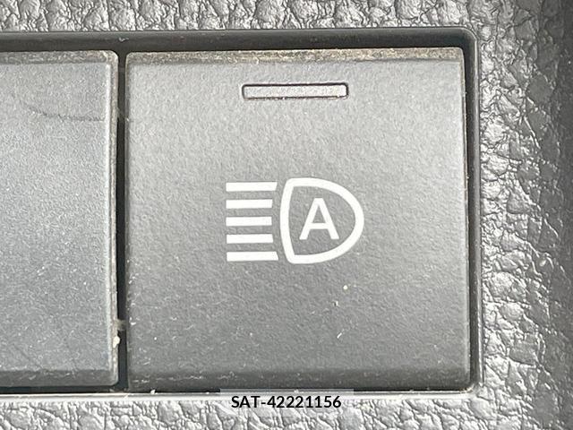 Toyota RAV4 2019-05 8817185-6