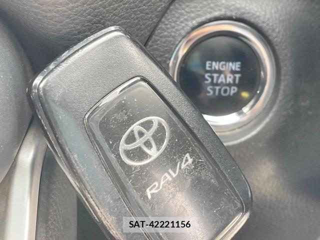 Toyota RAV4 2019-05 8817185-8