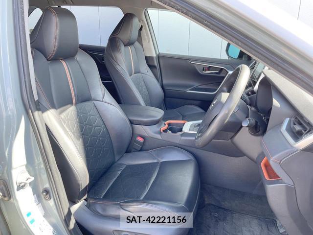 Toyota RAV4 2019-05 8817185-9