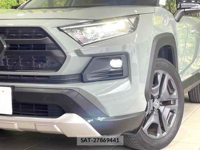 Toyota RAV4 2022-09 8817229-11