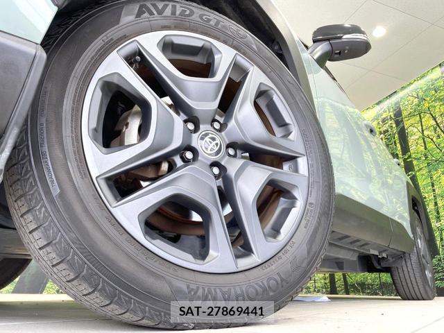 Toyota RAV4 2022-09 8817229-12