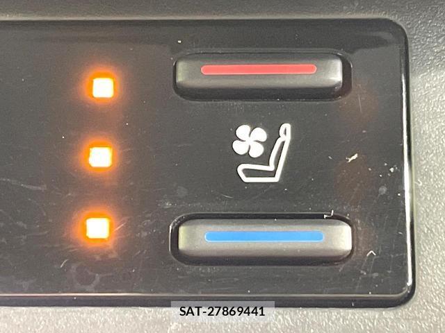 Toyota RAV4 2022-09 8817229-6