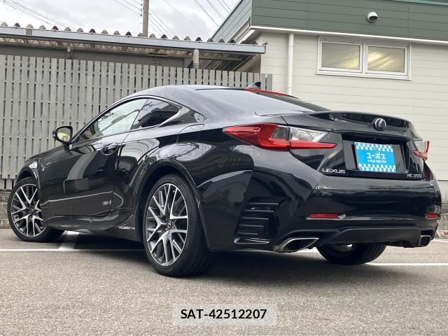 Lexus RC 2015-06 8817661-16