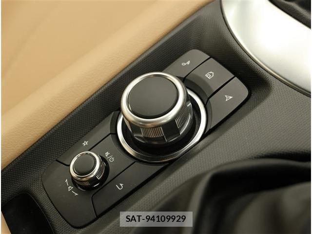 Mazda ROADSTER 2025-05 8812380-12
